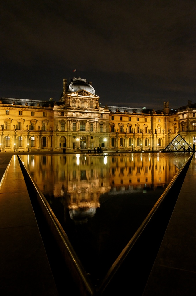 Paris - by night - Le Louvre